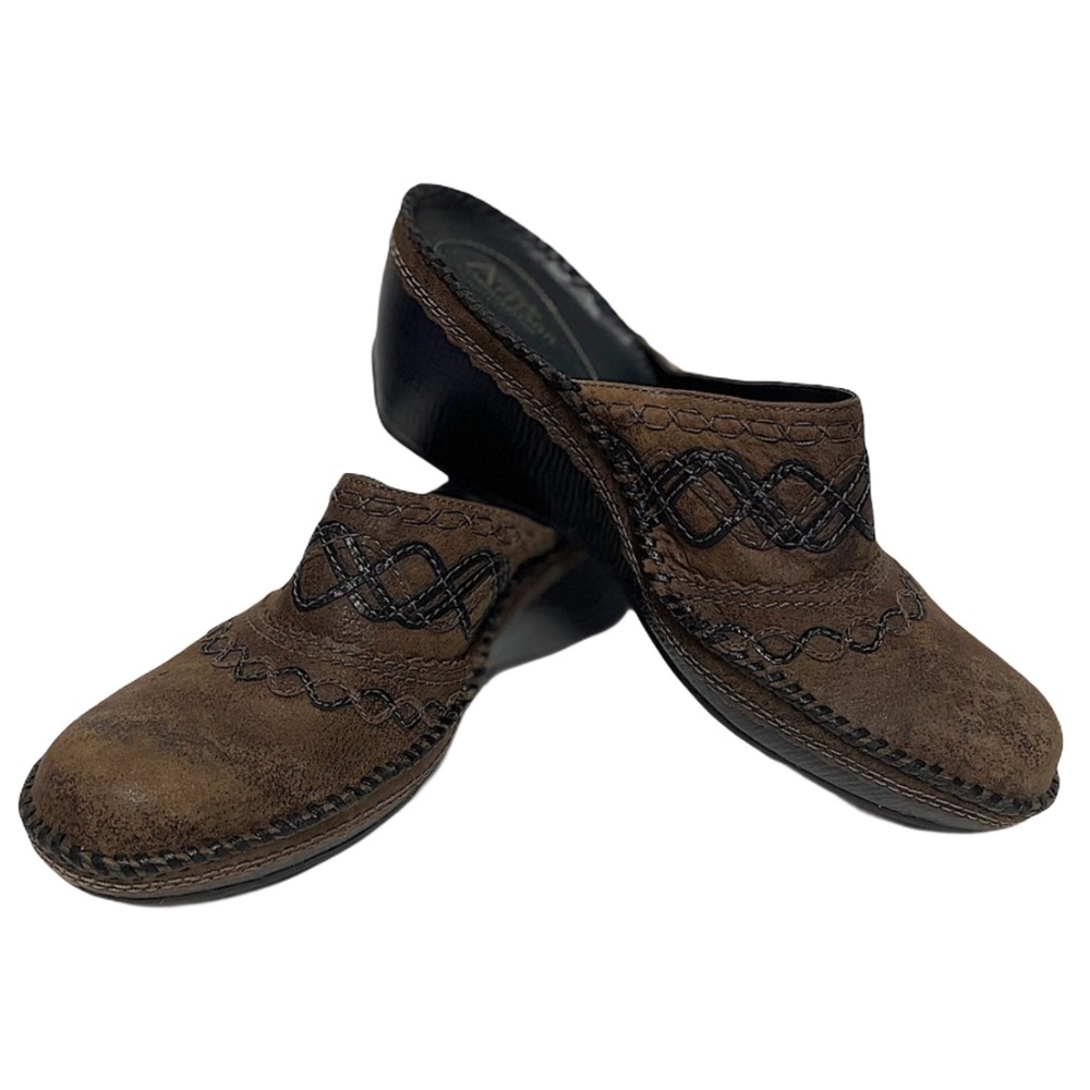 Clarks Artisan Brown Leather NuBuck Slip Ons (10)